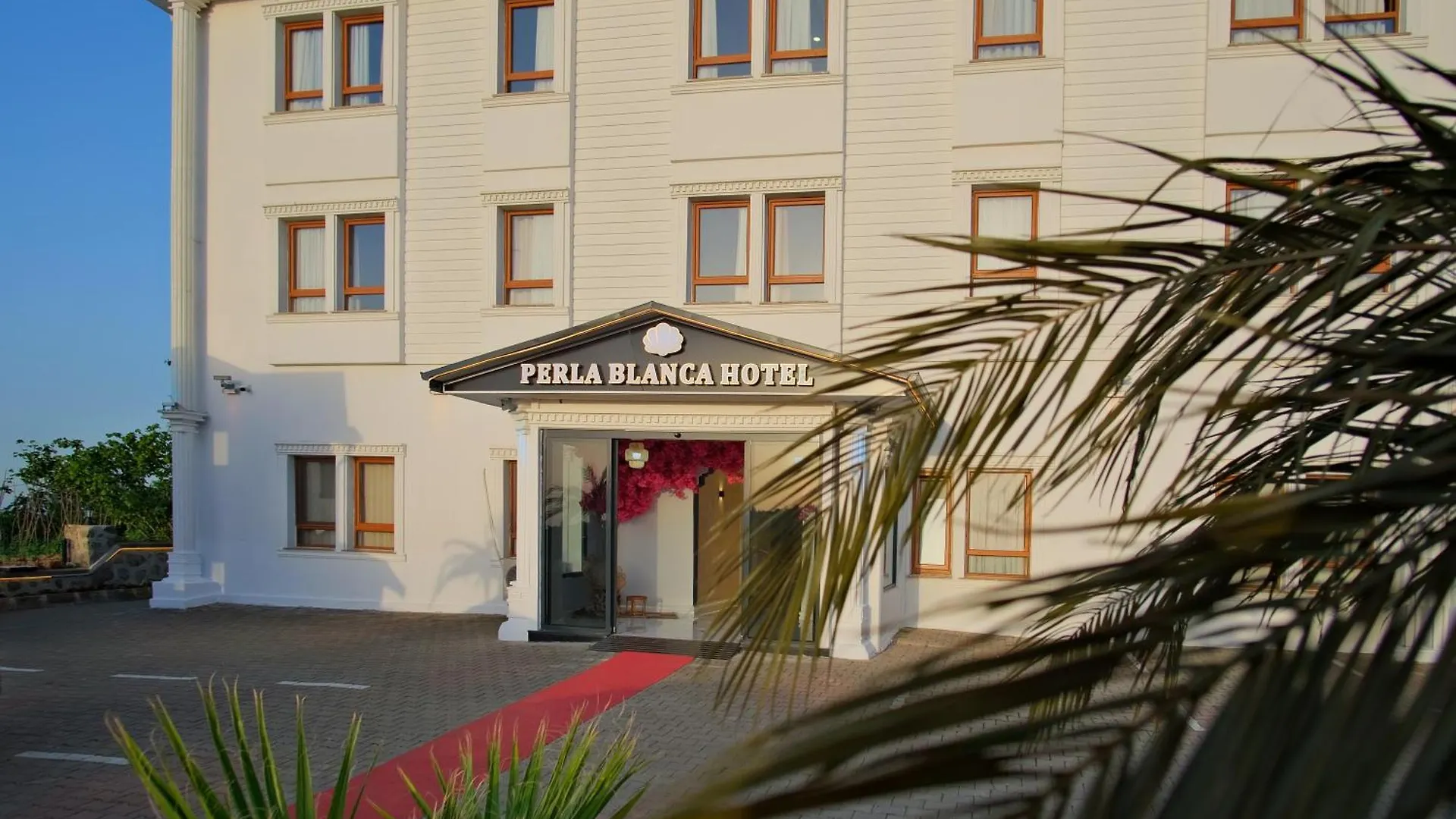 Perla Blanca Hotel Trabzon 4*,