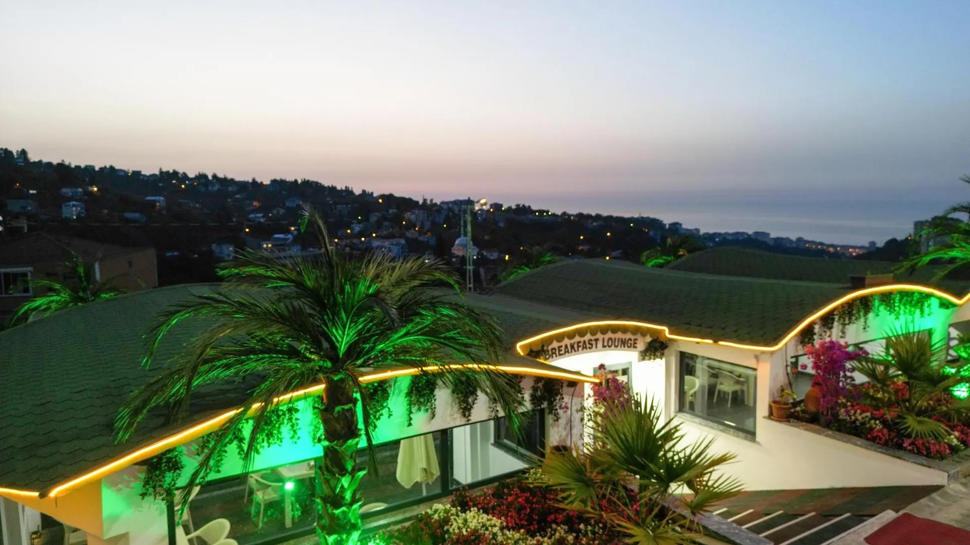 מלון דירות טראבזון Perla Blanca Hotel